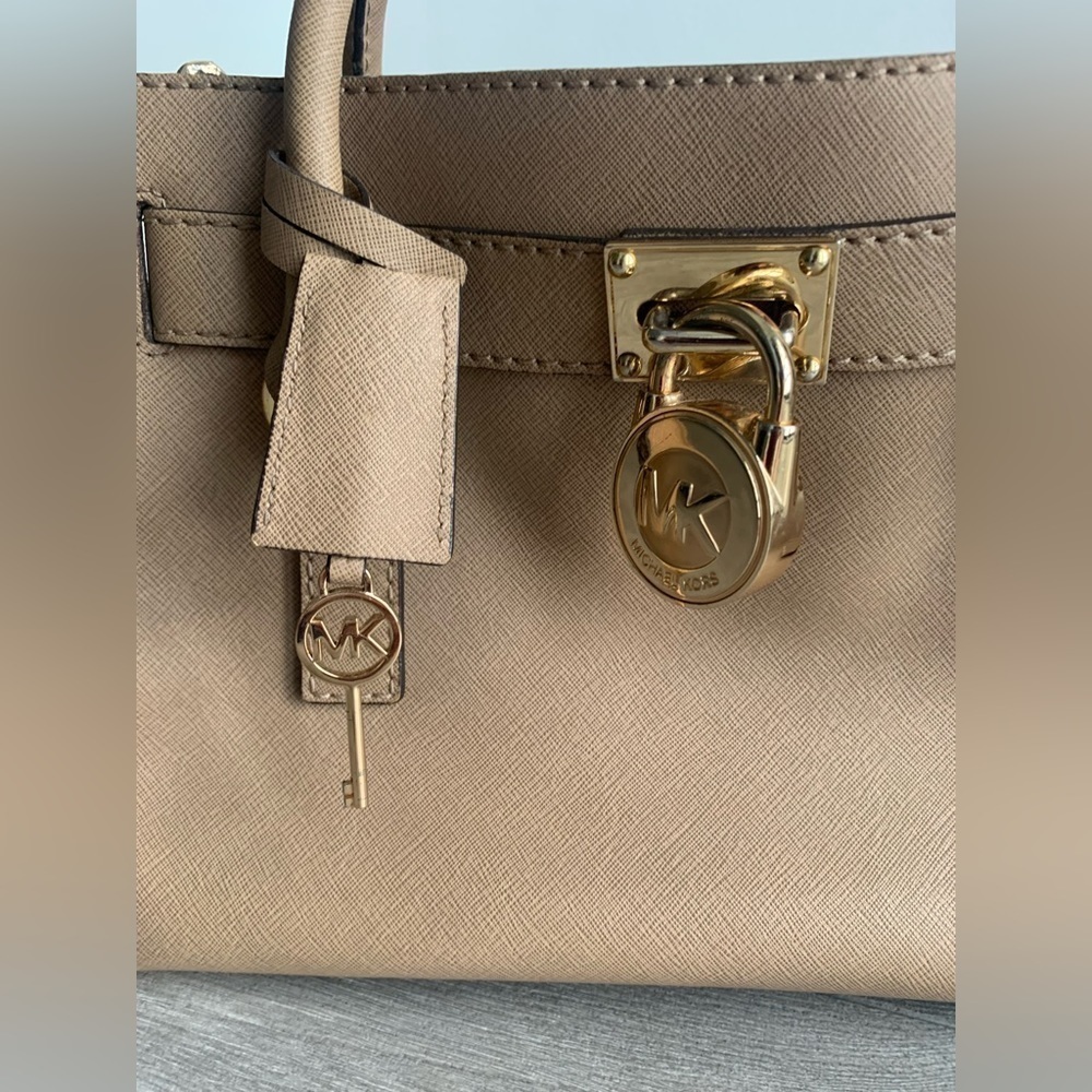 Michael Kors Hamilton Beige Saffiano Leather Satchel, Gold Chain Accent and Lock - Picture 4 of 15